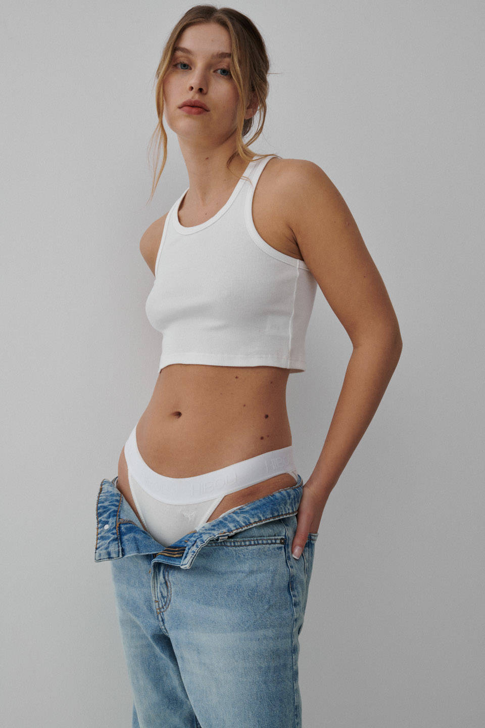 Ribbed Cropped Tank Top in Off-white