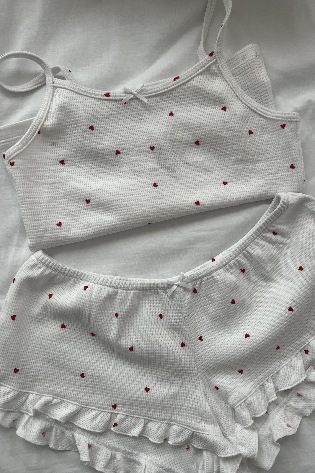 White Gift Set "Flirty" with Hearts