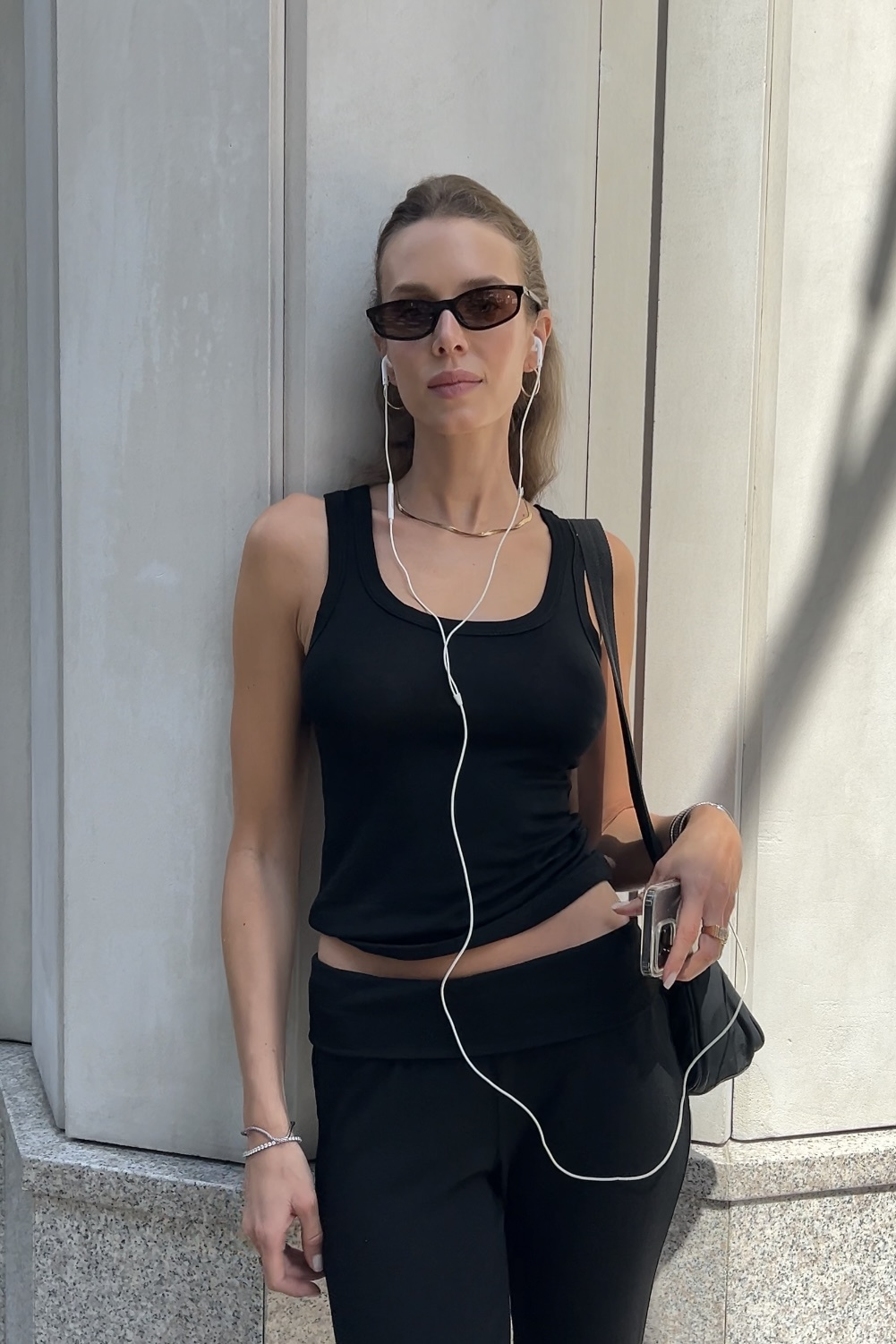 Black Tank Top "Victoria"